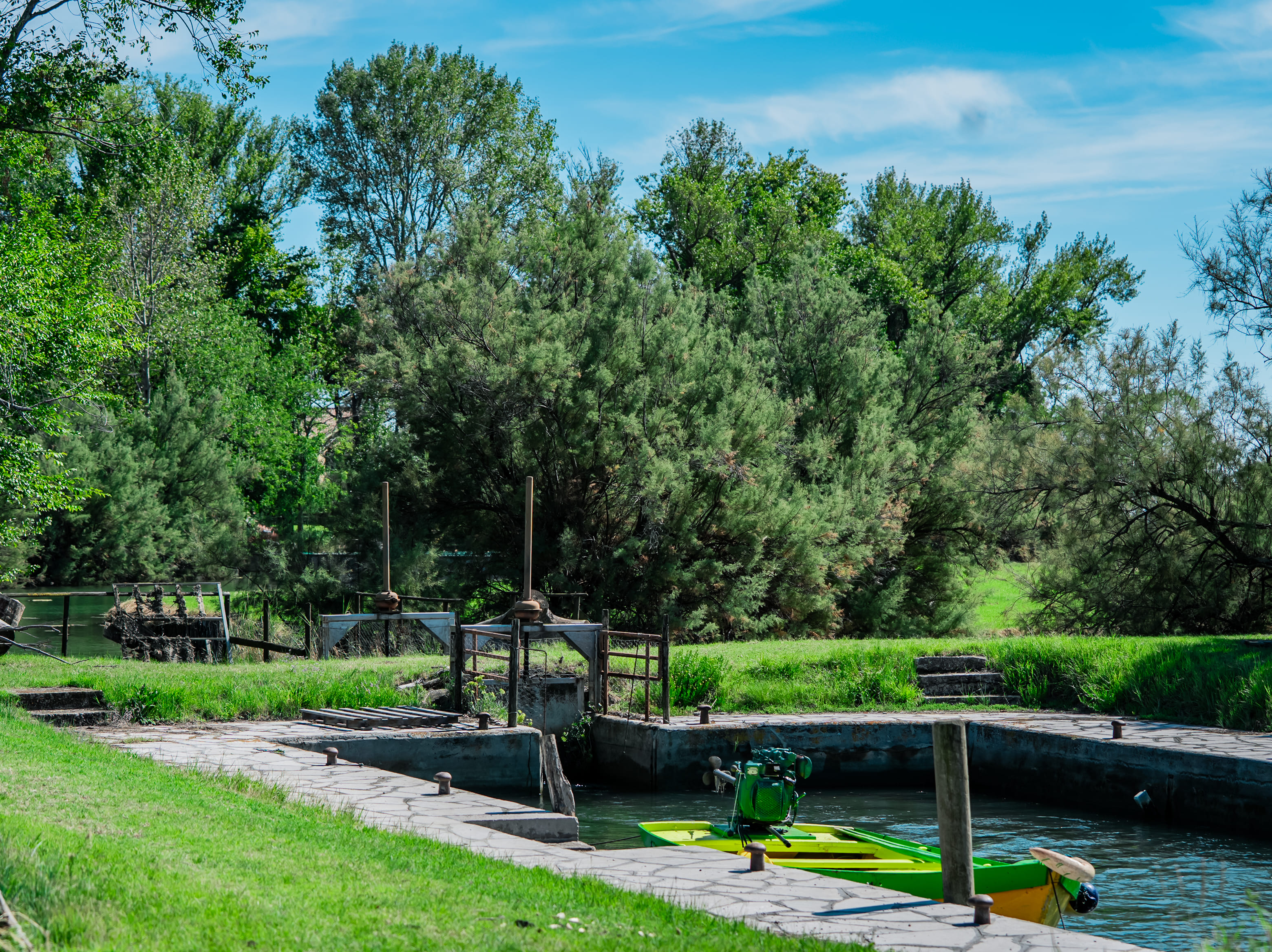 Veduta del porto con la nostra batela gialla ormeggiata